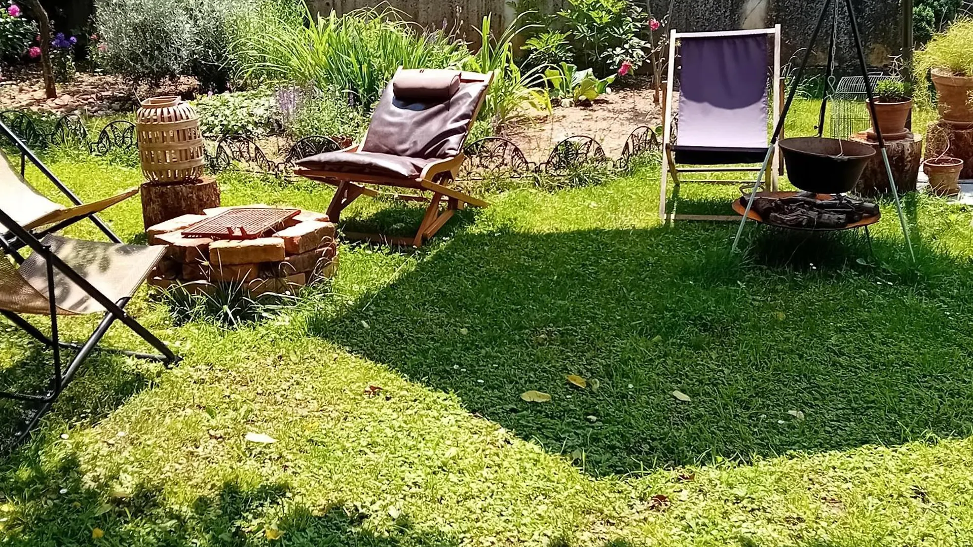 Camping Under The Walnut In Your Own Tent On A Shared Lot And Shared Bathroom Lublaň
