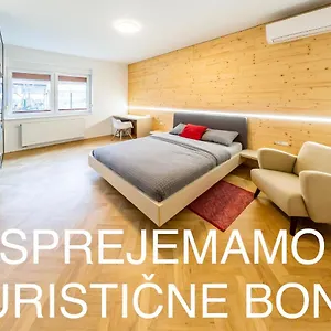 Kamr'ca Apartment