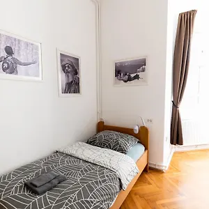 3* Πανσιόν Galeria