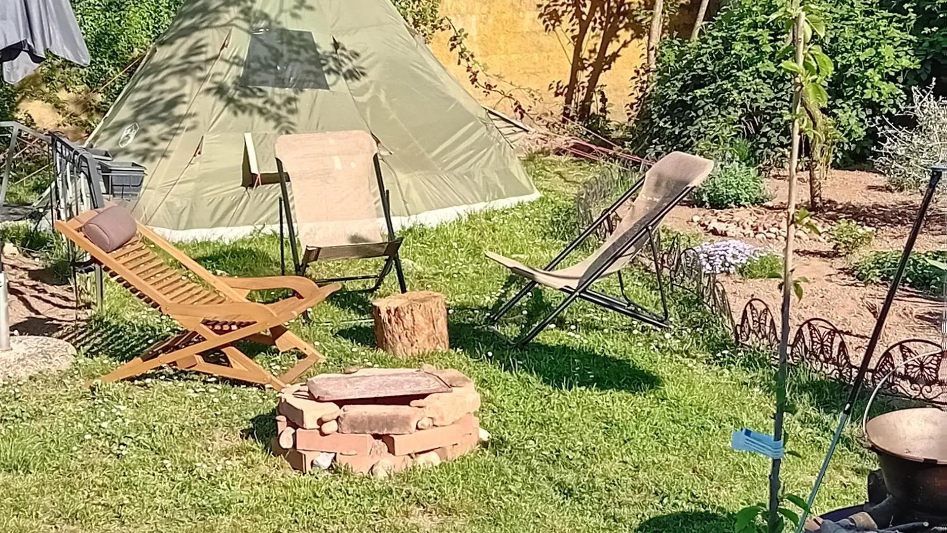 Camping Under The Walnut In Your Own Tent On A Shared Lot And Shared Bathroom Laibach Campingplatz