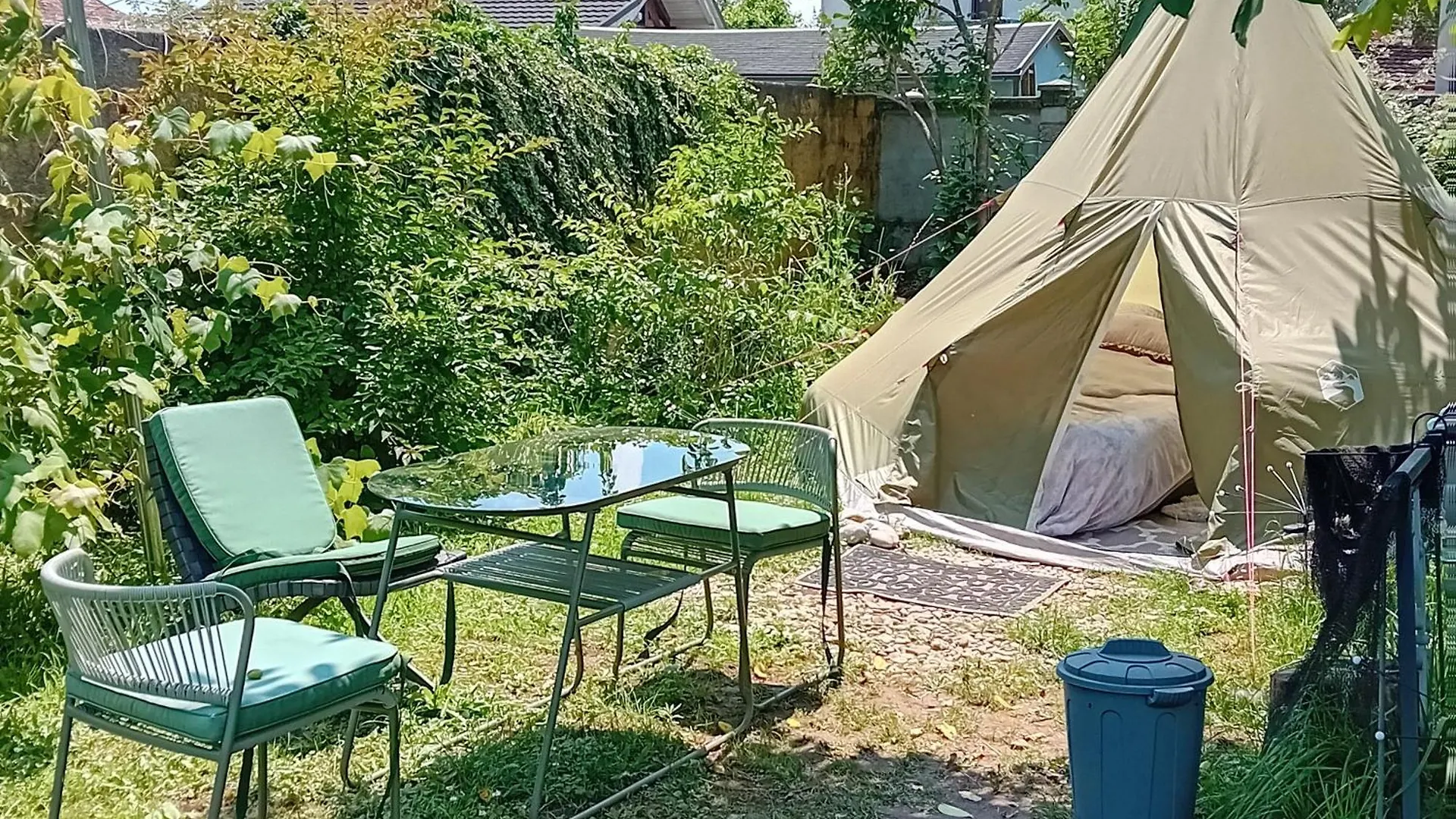 Campingplatz Camping Under The Walnut In Your Own Tent On A Shared Lot And Shared Bathroom Laibach